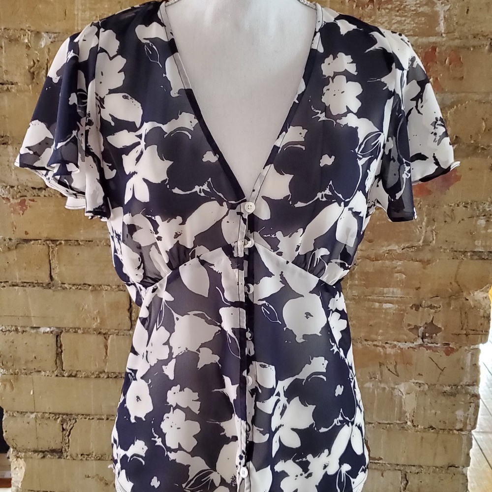 Chaps Sz M Floral Print Blouse